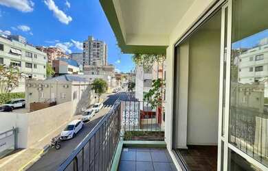 Imagem 9: Apartamento de 3 dormitórios com suíte e sacada no coração de Santa...