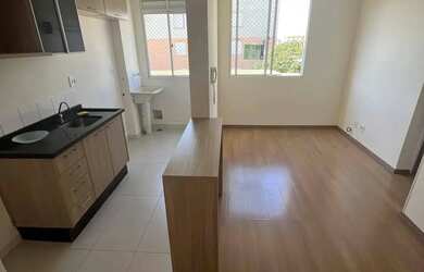 Imagem: O apartamento possui 2 Dormitórios, 1 Banheiro, 1 Vaga na garagem