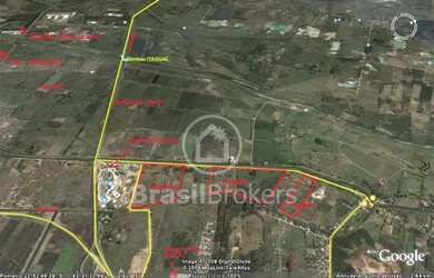 Imagem: O terreno possui 100.000m² de Área e está localizado em