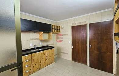 Imagem: O apartamento possui 1 Dormitório, 2 Banheiros, 1 Vaga na garagem