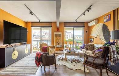 Imagem: O apartamento possui 3 Dormitórios, 2 Banheiros, 2 Vagas na