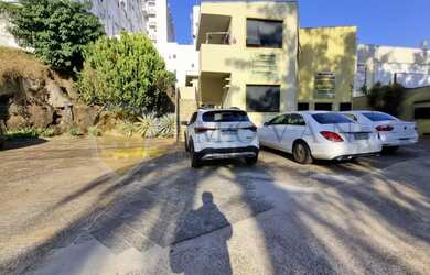 Imagem: O depósito possui 5 Vagas na garagem e 28m² de Área e está