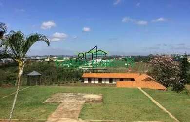 Imagem: O terreno possui 44.800m² de Área e está localizado em Louveira