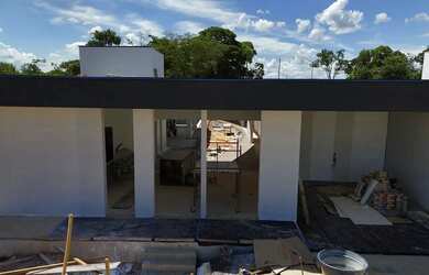 Imagem 2: Casa de condomínio para venda possui 381 metros quadrados com 4 quartos