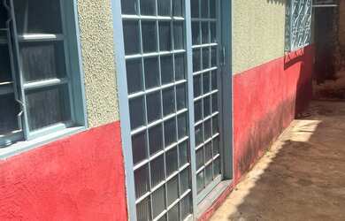 Imagem: A casa possui 1 Dormitório e 1 Banheiro e está localizado