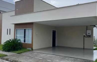 Imagem: A casa em condomínio possui 3 Dormitórios, 1 Banheiro, 2 Vagas