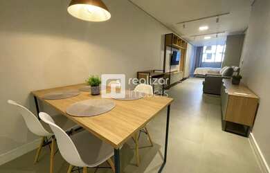 Imagem: O studio possui 1 Dormitório, 1 Banheiro, 40m² de Área e