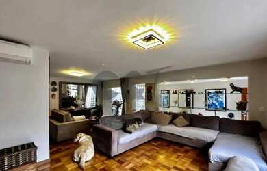 Imagem: A casa possui 4 Dormitórios, 4 Banheiros, 3 Vagas na garagem