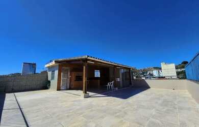 Imagem: O apartamento na cobertura possui 3 Dormitórios, 2 Banheiros