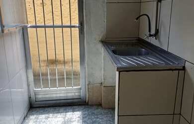 Imagem: A casa possui 1 Dormitório, 1 Banheiro, 30m² de Área e está