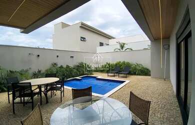 Imagem: A casa em condomínio possui 3 Dormitórios, 4 Banheiros, 4