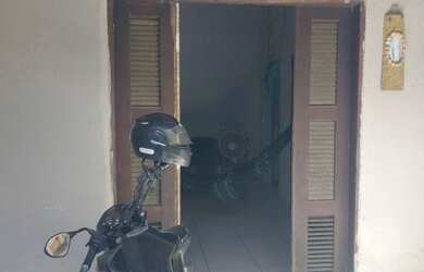 Imagem: A casa possui 2 Dormitórios, 2 Banheiros, 10m² de Área e