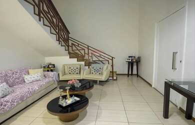 Imagem: A casa em condomínio possui 4 Dormitórios, 3 Banheiros, 2