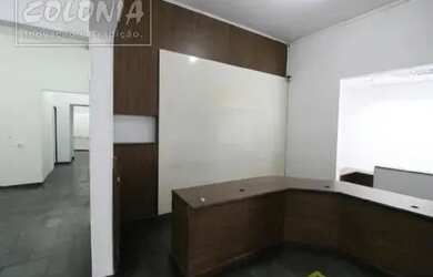 Imagem: O depósito possui 4 Vagas na garagem, 360m² de Área e Imóvel