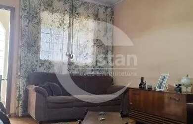 Imagem: A casa possui 4 Dormitórios, 2 Banheiros, 4 Vagas na garagem