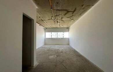 Imagem: O depósito possui 1 Vaga na garagem e 45m² de Área e está