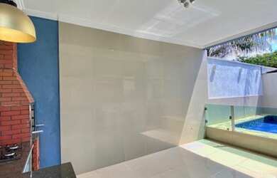 Imagem: A casa à venda possui 4 Dormitórios, 2 Banheiros, 1 Vaga na