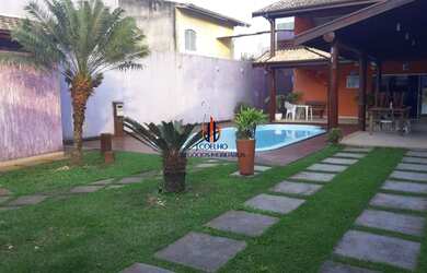 Imagem: A casa possui 3 Dormitórios, 3 Banheiros, 3 Vagas na garagem