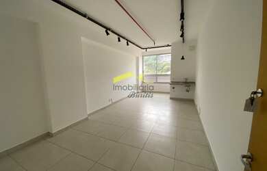 Imagem: O depósito possui 2 Vagas na garagem, 29m² de Área e está