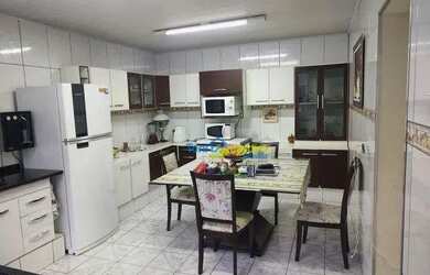 Imagem: A casa possui 2 Dormitórios, 1 Banheiro, 150m² de Área e