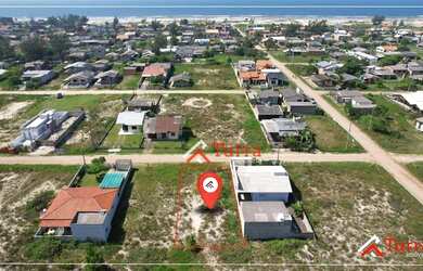 Imagem: O terreno possui 300m² de Área e está localizado em Balneário