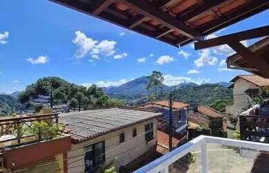 Imagem: A casa em condomínio possui 3 Dormitórios, 3 Banheiros, 2