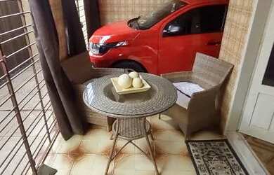 Imagem: A casa possui 3 Dormitórios, 2 Banheiros, 1 Vaga na garagem