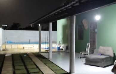 Imagem: A casa possui 3 Dormitórios, 4 Vagas na garagem e está localizado