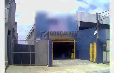 Imagem: O depósito possui 340m² de Área e está localizado em Taboão