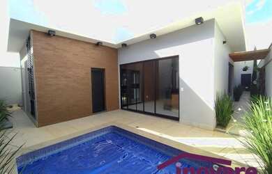 Imagem: A casa em condomínio possui 3 Dormitórios, 3 Banheiros, 4