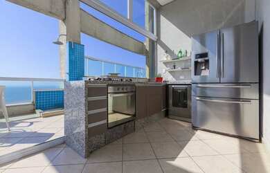 Imagem: O apartamento na cobertura possui 4 Dormitórios, 5 Banheiros