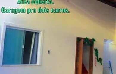 Imagem: A casa possui 2 Dormitórios, 1 Banheiro, 2 Vagas na garagem