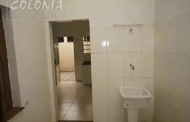 Imagem: A casa possui 2 Dormitórios, 1 Banheiro, 2 Vagas na garagem