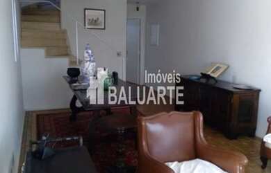 Imagem: A casa possui 2 Dormitórios, 2 Banheiros, 2 Vagas na garagem