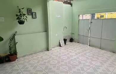 Imagem: A casa possui 2 Dormitórios, 1 Banheiro, 1 Vaga na garagem