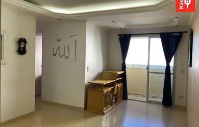 Imagem: O apartamento possui 3 Dormitórios, 1 Banheiro, 2 Vagas na