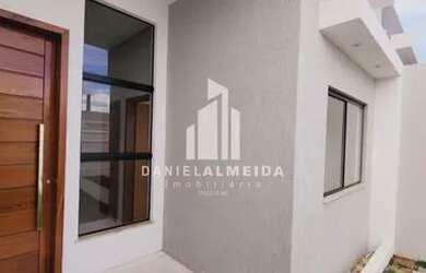 Imagem: A casa possui 2 Dormitórios, 2 Banheiros, 2 Vagas na garagem