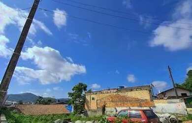 Imagem: O terreno possui 300m² de Área e está localizado em Balneário