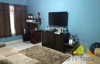 Imagem: A casa possui 2 Dormitórios, 2 Banheiros, 3 Vagas na garagem