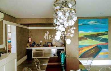 Imagem: O apartamento possui 4 Dormitórios, 5 Banheiros, 4 Vagas na