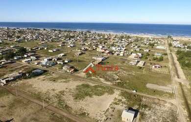 Imagem: O terreno possui 300m² de Área e está localizado em Balneário