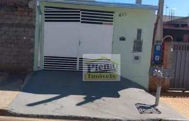 Imagem: A casa possui 2 Dormitórios, 1 Banheiro, 1 Vaga na garagem