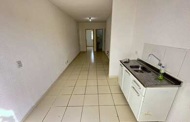 Imagem: A casa em condomínio possui 3 Dormitórios, 1 Banheiro, 2 Vagas