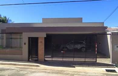 Imagem: A casa em condomínio possui 3 Dormitórios, 4 Banheiros, 3