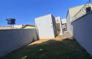 Imagem 6: Casa 2/4 Goianira Go. Varanda, 2 Vagas na garageme2 Dormitórios