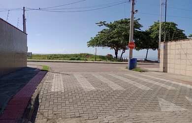 Imagem: A casa possui 2 Dormitórios, 2 Banheiros, 120m² de Área e