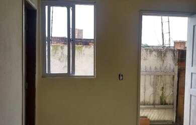 Imagem: A casa possui 1 Dormitório, 1 Banheiro e está localizado