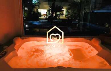 Imagem 15: Casa de condomínio para venda tem 700 metros quadrados com 5 quartos