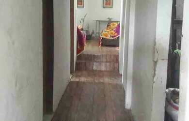 Imagem 3: VENDO ESTA CASA NA ILHA. 1 Vaga na garageme5 Dormitórios