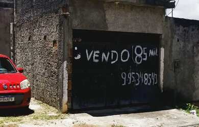 Imagem: A casa possui 2 Dormitórios, 1 Banheiro, 1 Vaga na garagem